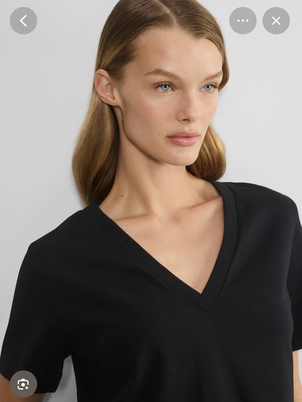 Aritzia Interlock Cotton Verify V-neck T-shirt - S - Black - Like New - Picture 2 of 6